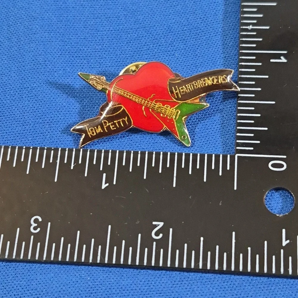 Tom Petty And The Heartbreakers Hat Lapel Pin Vintage Enamel